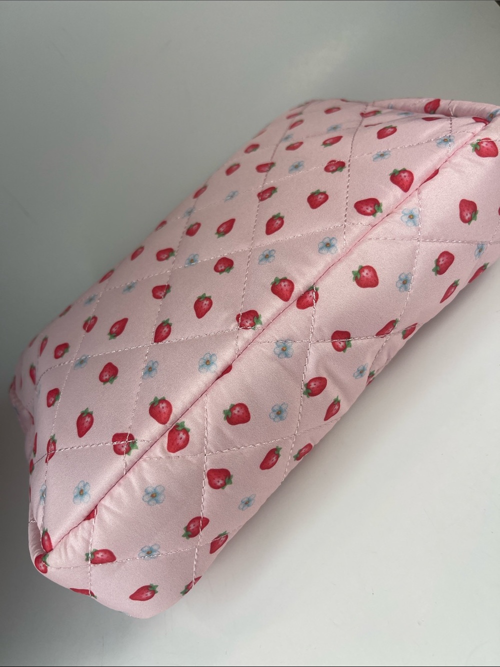 Strawberry Shortcake Pink Quilted Cosmetic Makeup Bag Pouch NWOT - Picture 7 of 11